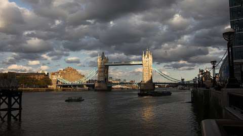 Tower Bridge City Hall (Stop P) photo